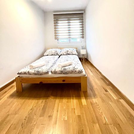 Spacious Apartment With Terrace Viena Exterior foto