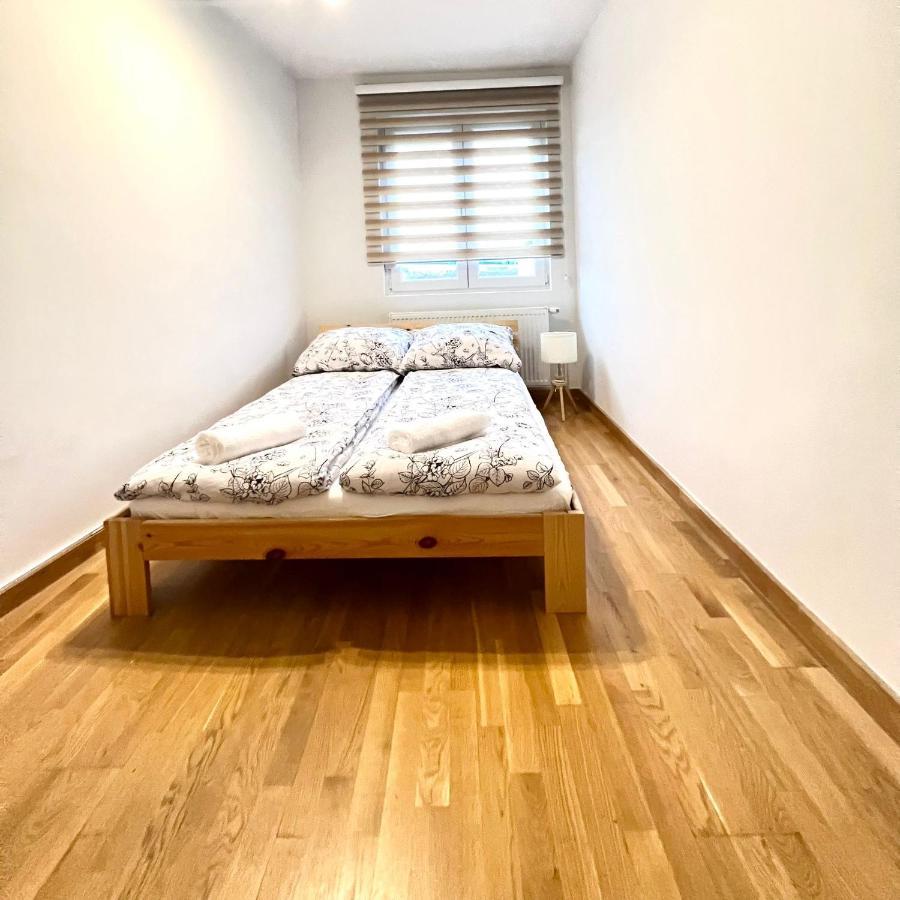 Spacious Apartment With Terrace Viena Exterior foto