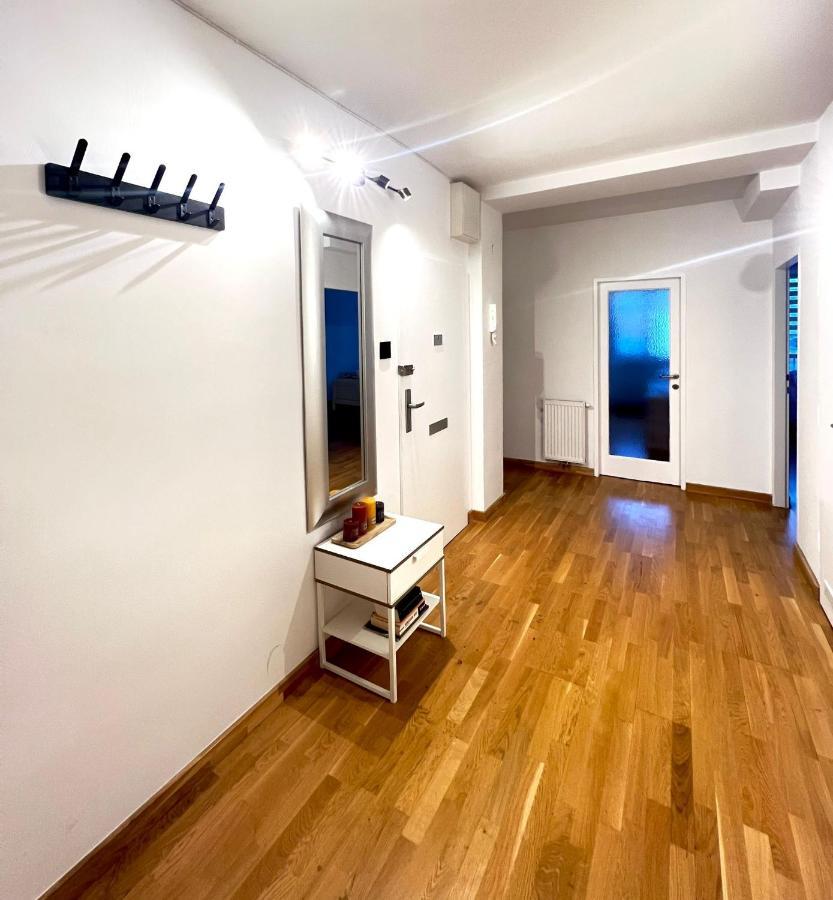 Spacious Apartment With Terrace Viena Exterior foto